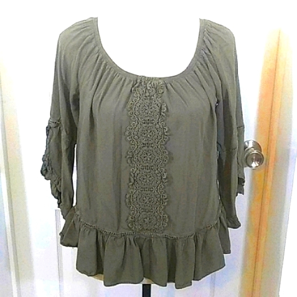 fever Green Top Size Small